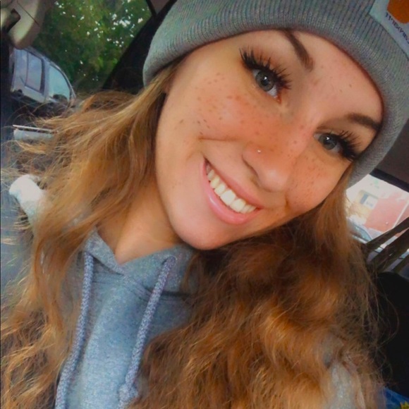 Meet your Posher, Jessica - Picture 1 of 1